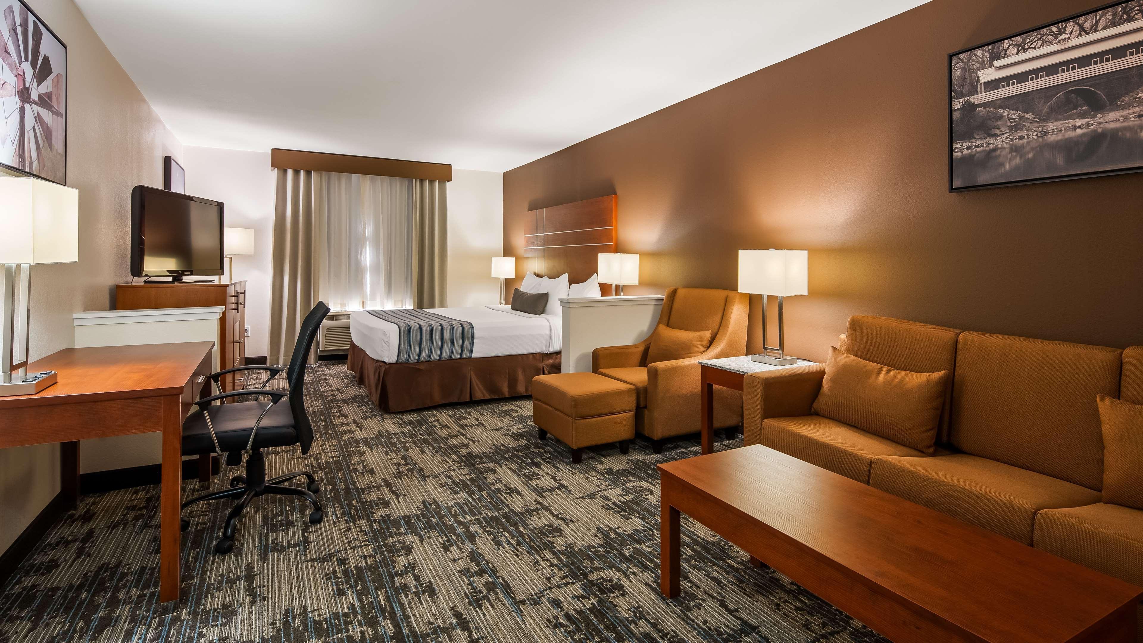 Best Western Plus Wakeeney Inn & Suites Exterior photo