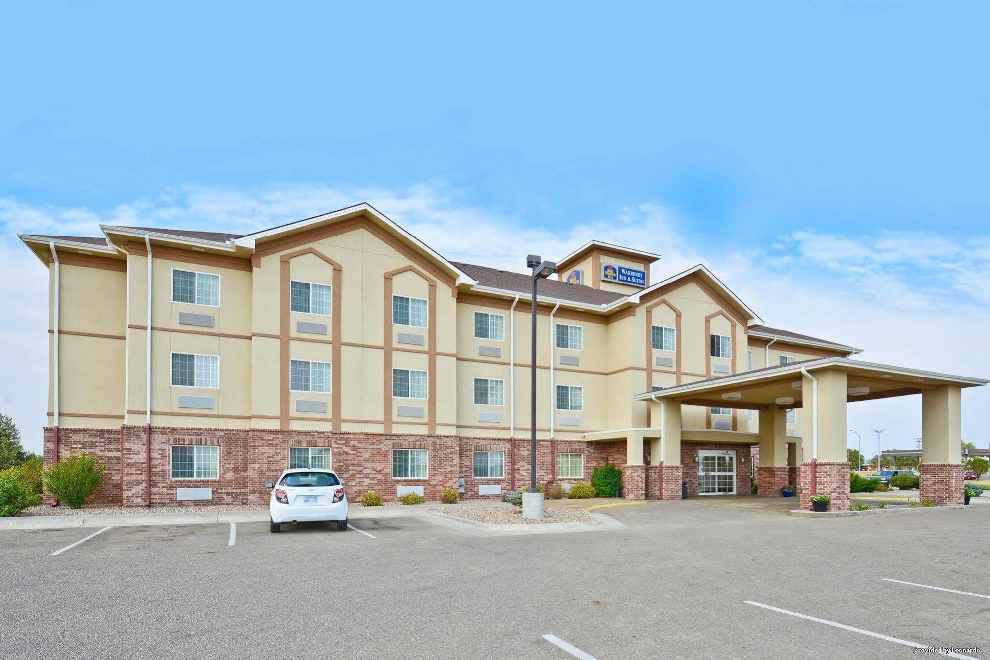 Best Western Plus Wakeeney Inn & Suites Exterior photo