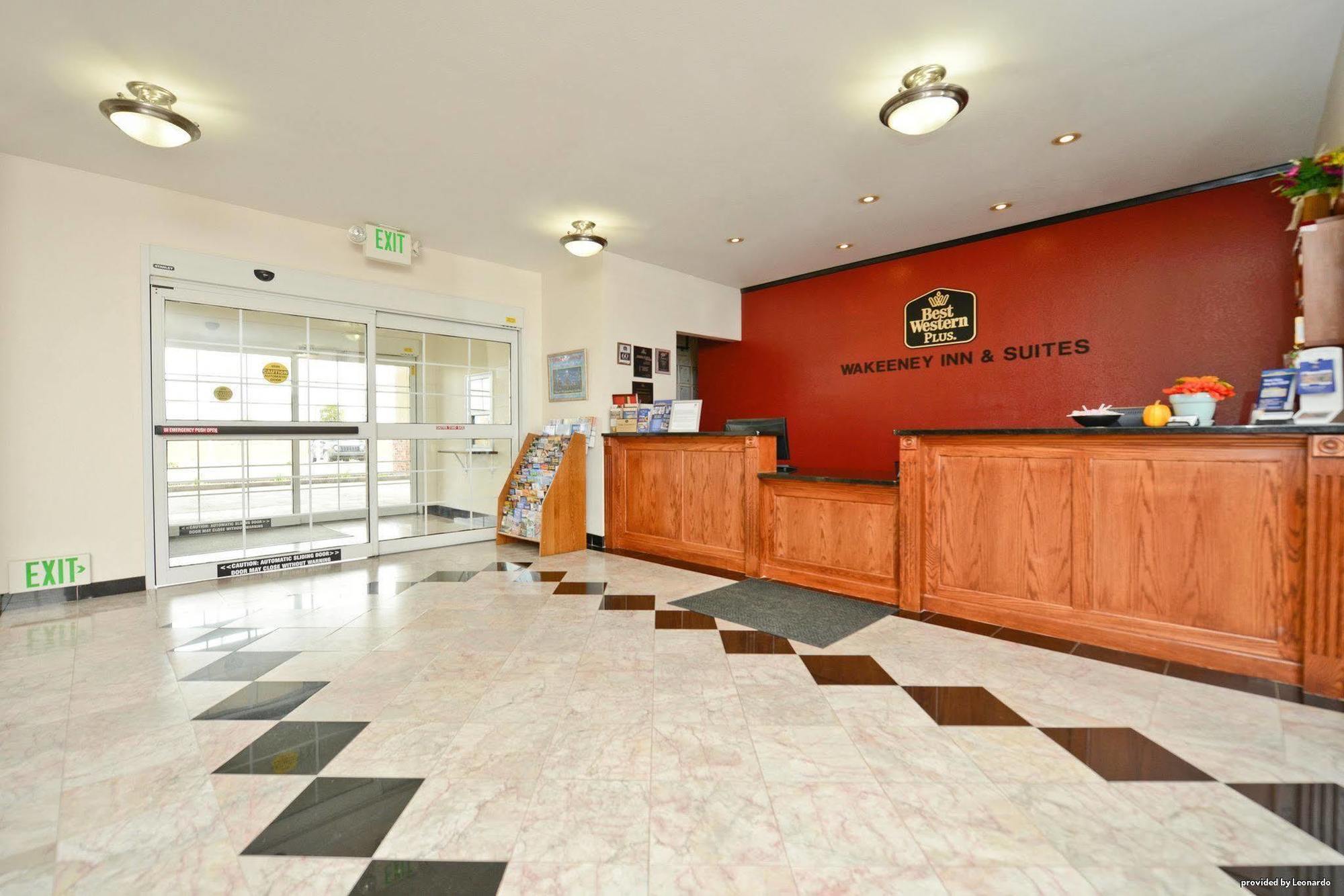 Best Western Plus Wakeeney Inn & Suites Exterior photo