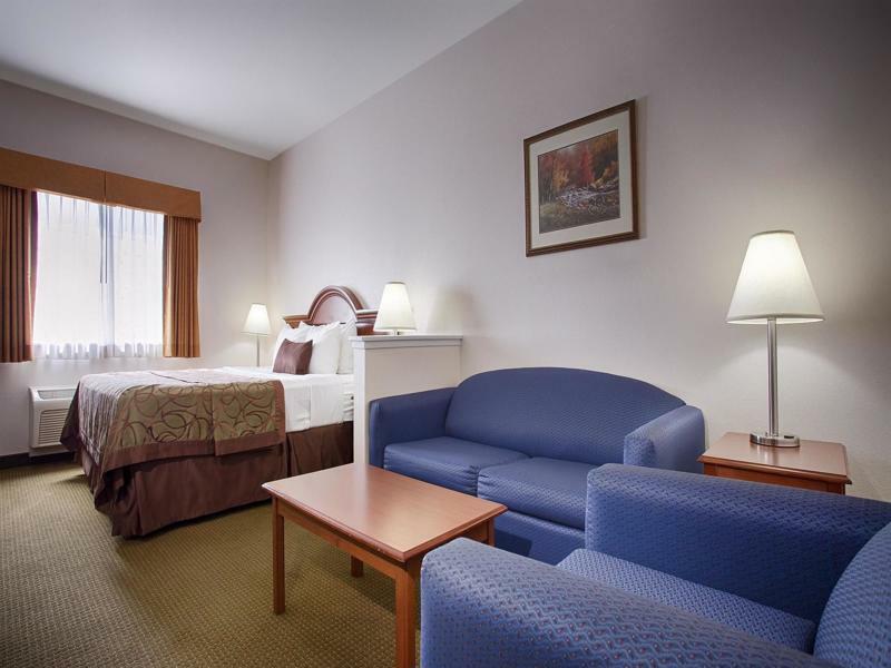 Best Western Plus Wakeeney Inn & Suites Exterior photo