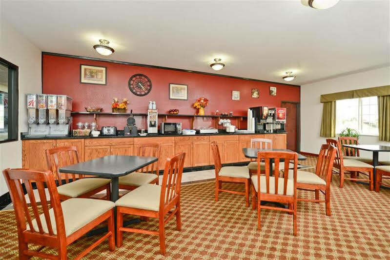 Best Western Plus Wakeeney Inn & Suites Exterior photo